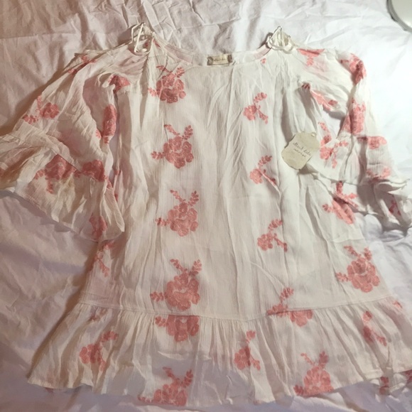 Altar'd State Tops - Size L summer tunic - open shoulder